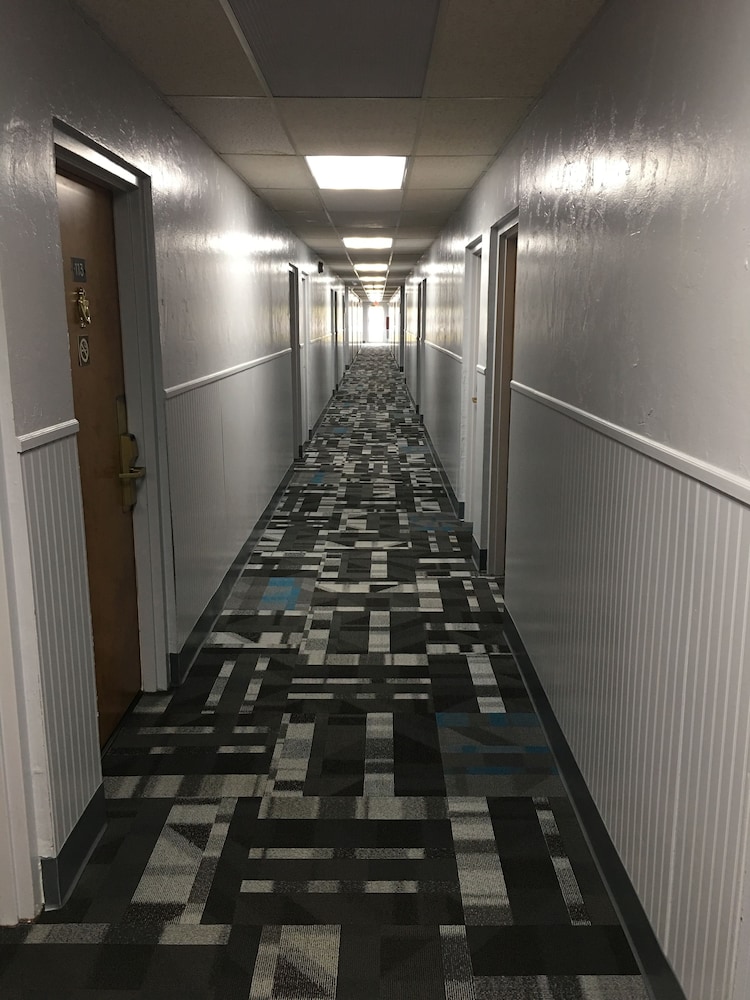 Travelodge by Wyndham Gallipolis 2/33