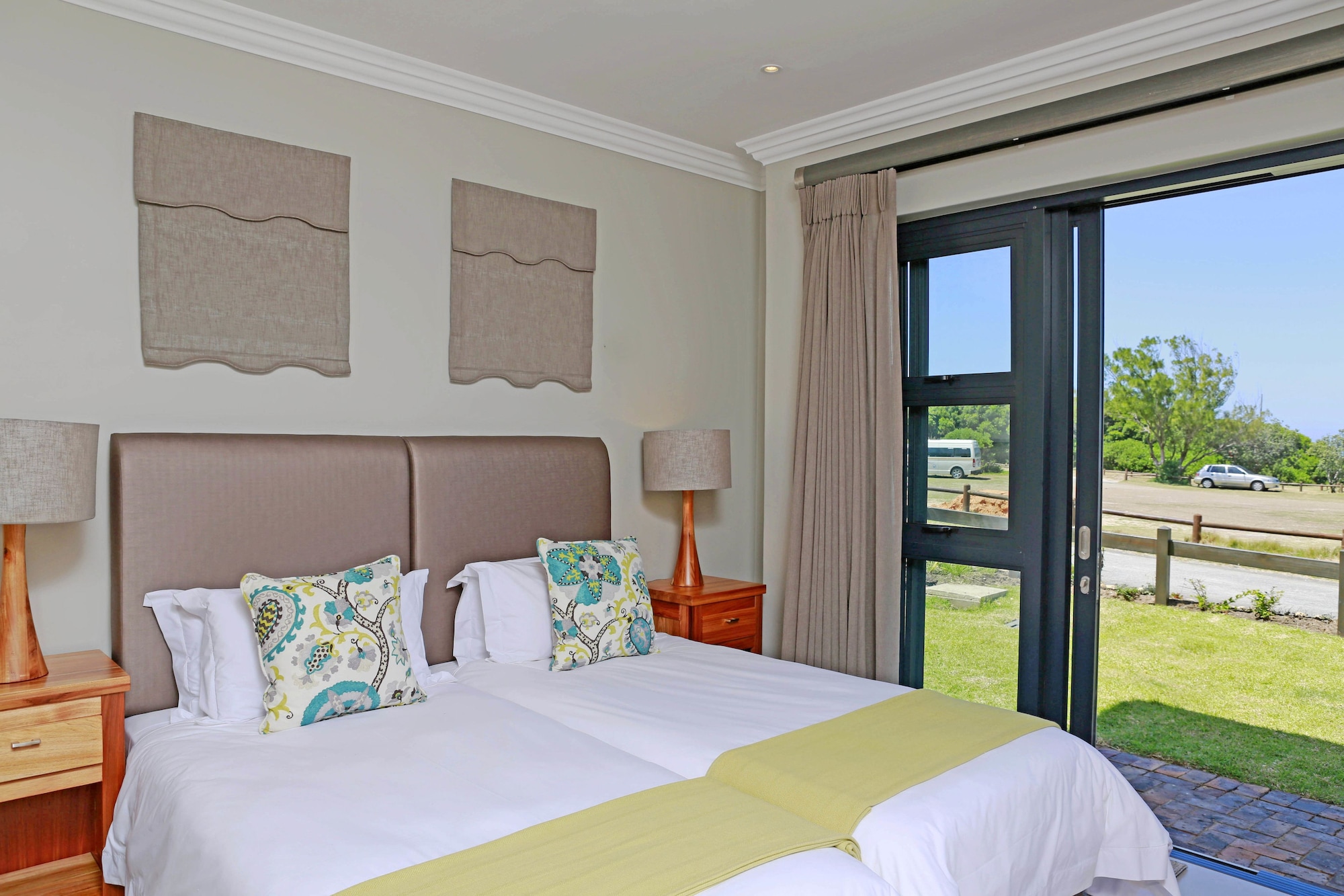 3 BEDROOMS, BEACH, VILLA