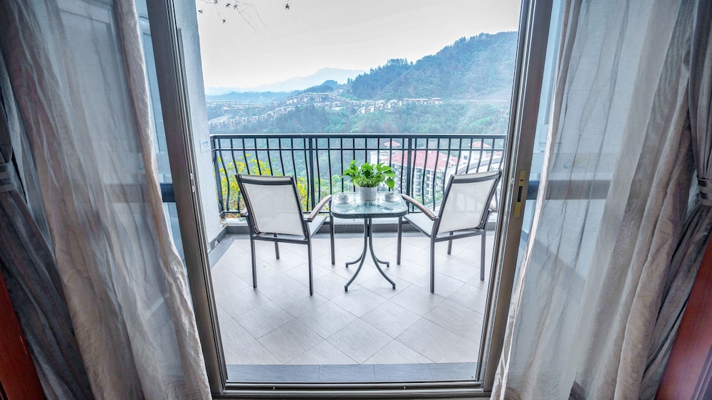 Zhangjiajie Country Garden Phoenix Hotel 30/50
