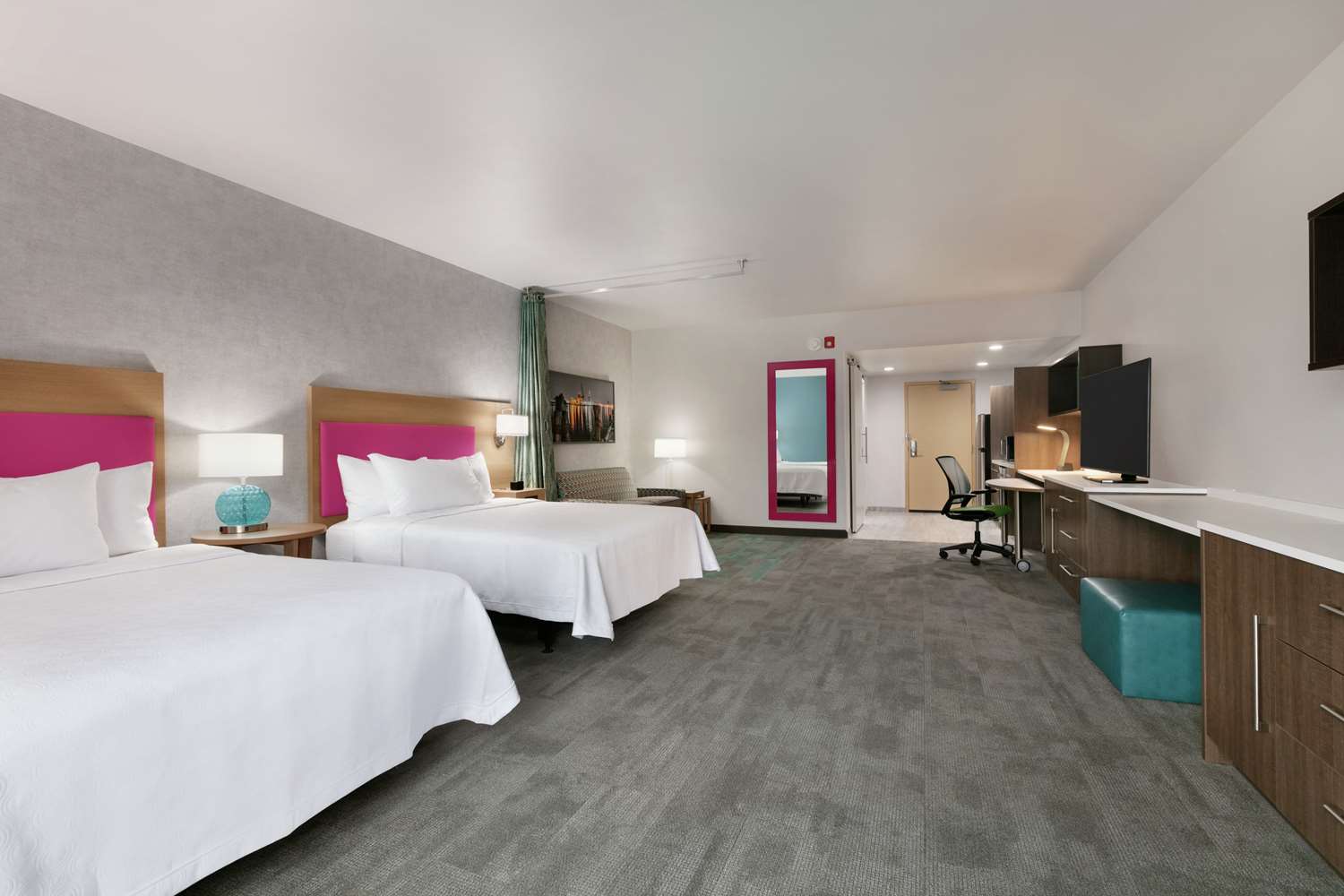 STUDIO, 2 QUEEN BEDS, ACCESSIBLE