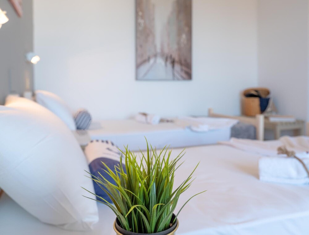 Pasiphae Hotel 33/64