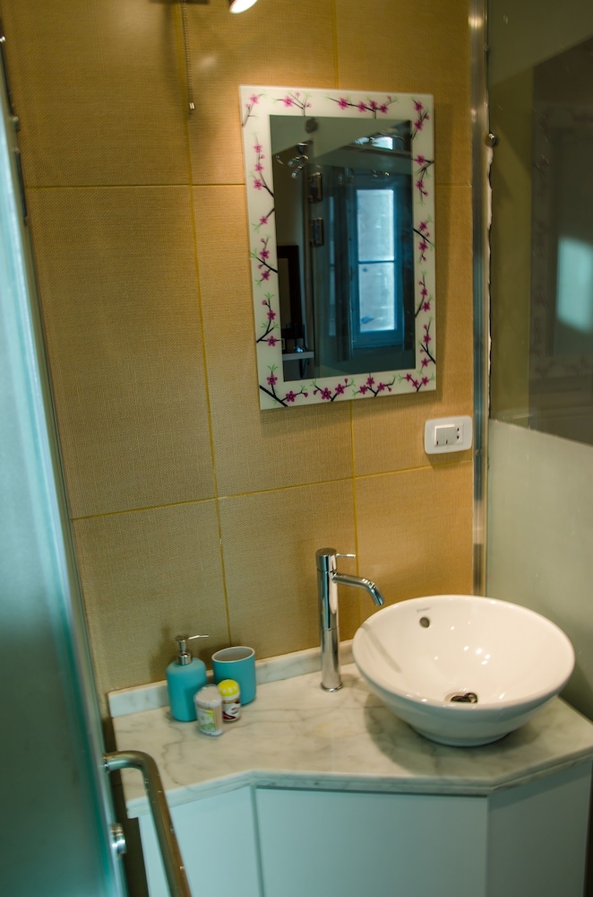 Grand Agor Hostel 37/39