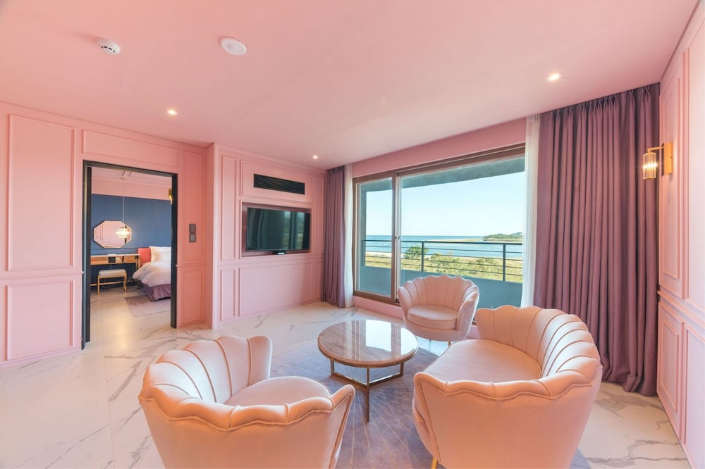 Dignity Hotel 43/70