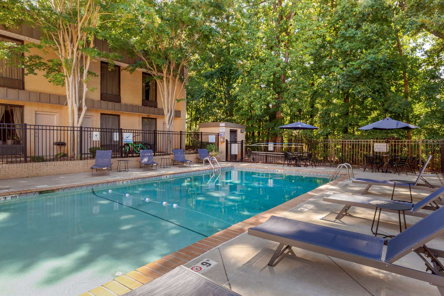Best Western Plus Cary Inn - Nc State 22/24