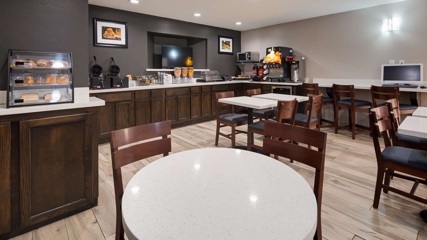 Best Western Executive Inn Marshall 4/7