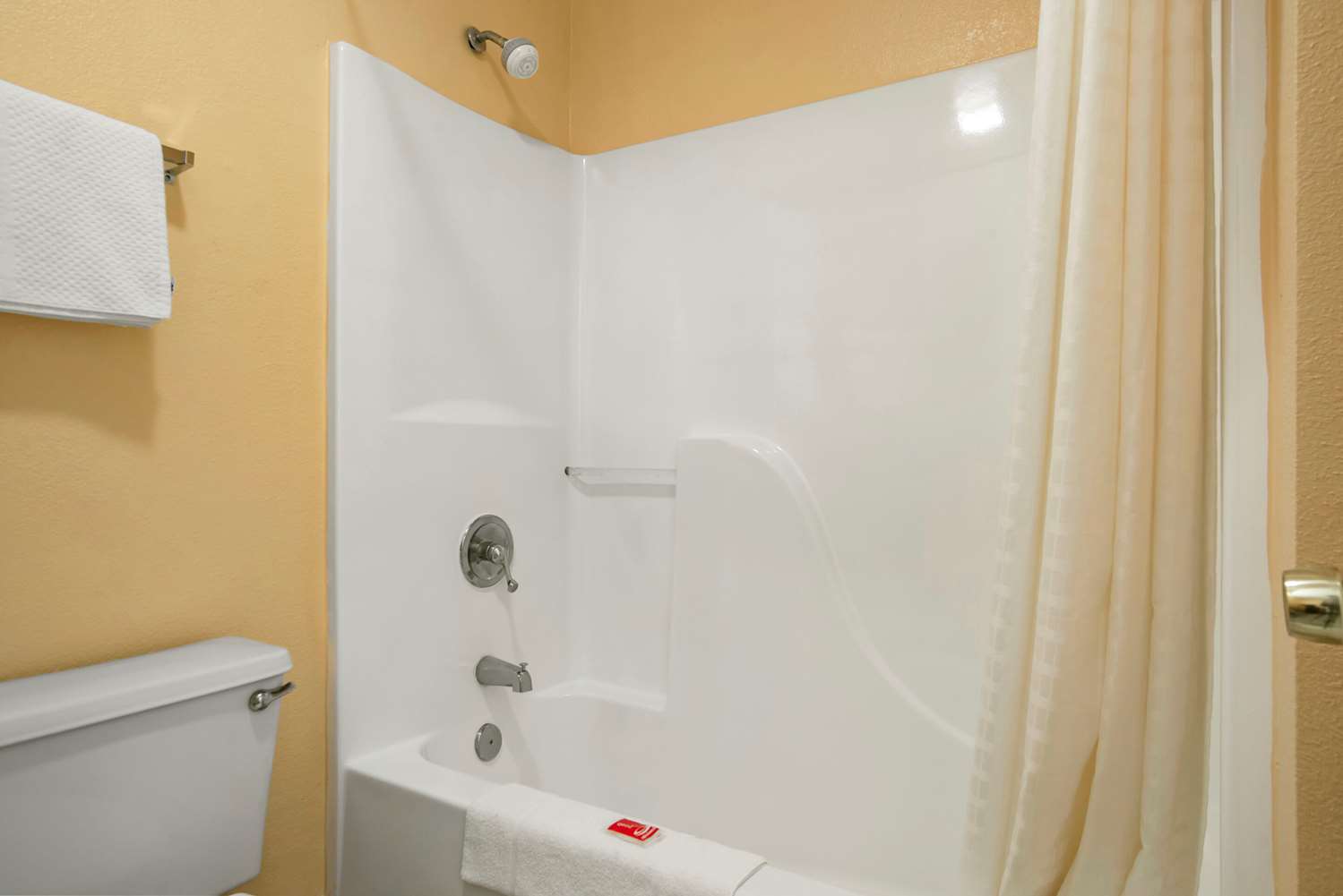 غرفة بسريرين كوين للمدخنين، Econo Lodge Inn & Suites Evergreen 4/4