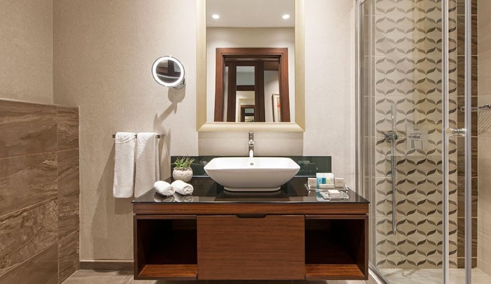 Suite, Twin Beds, Elite World Grand Istanbul Basin Ekspres Hotel 2/2