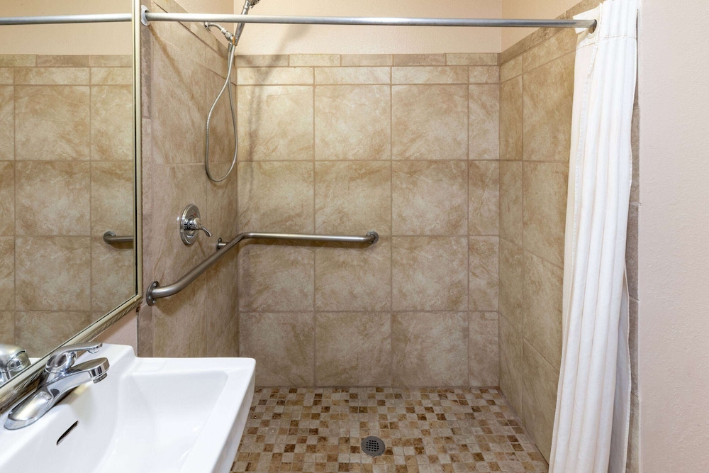 Super 8 By Wyndham Garland/Rowlett/East Dallas Area 31/31