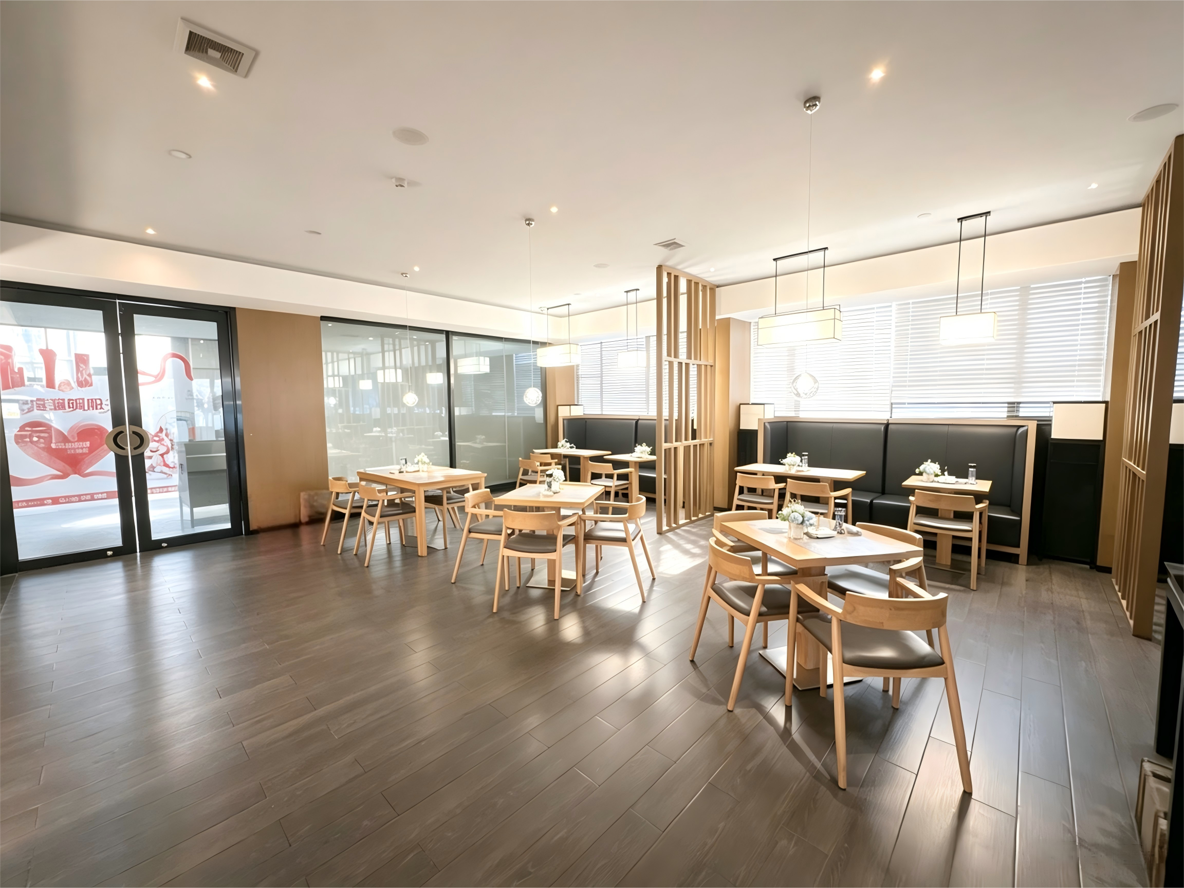 Paco Song Hotel (Guangzhou Financial City Chepo South Metro Station) 61/76