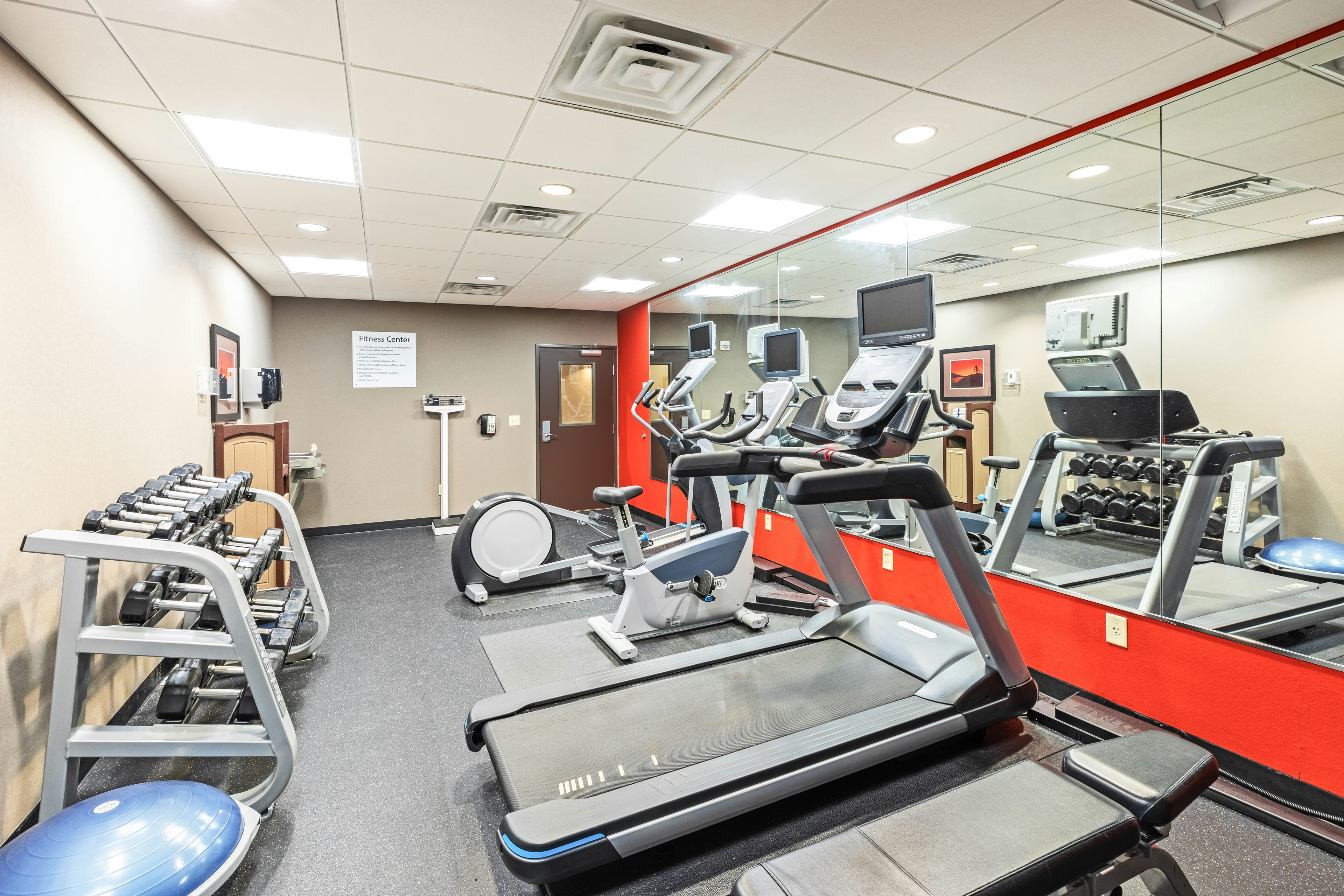 Holiday Inn Express Suites Floresville 37/58