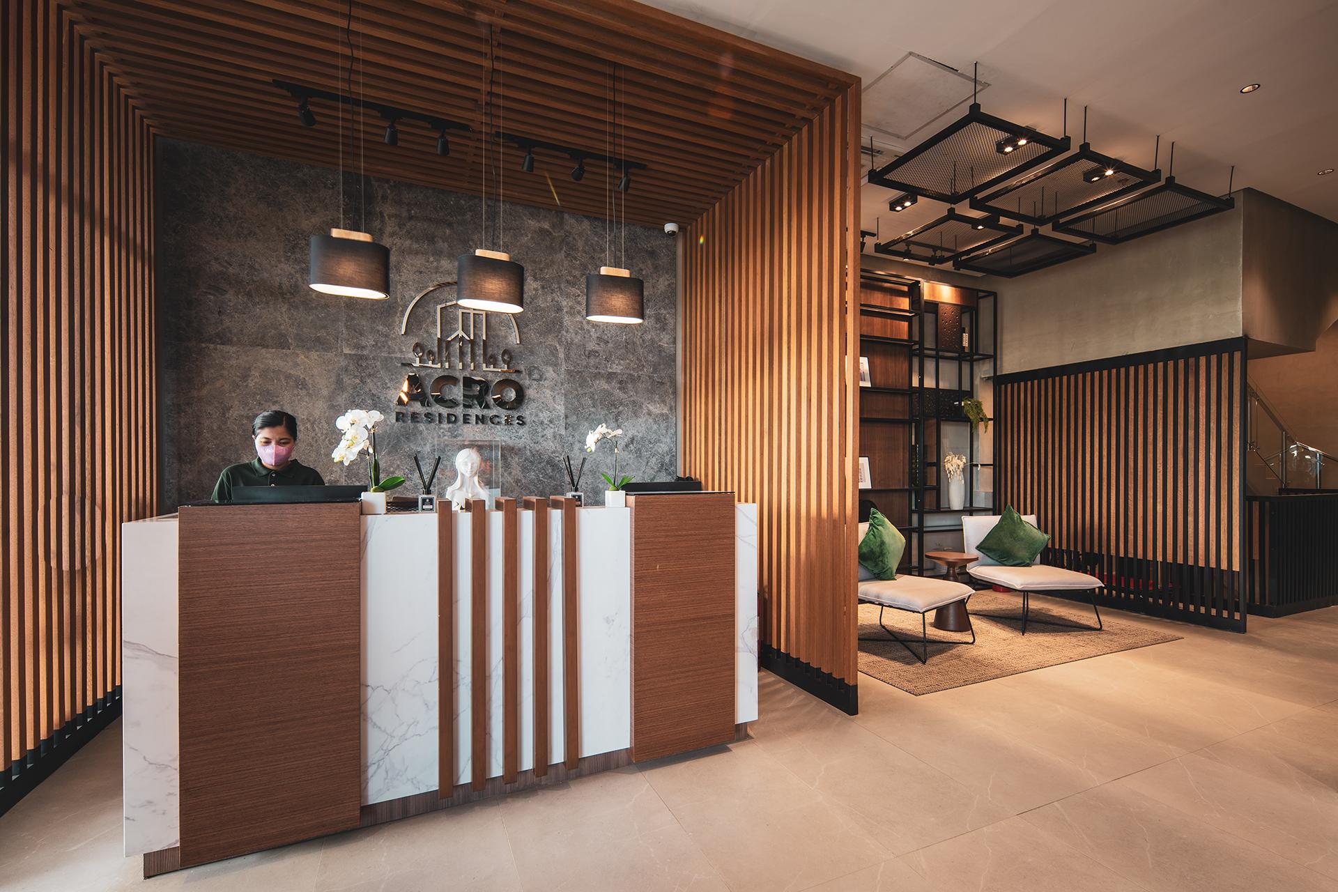 Acro Residences 8/25