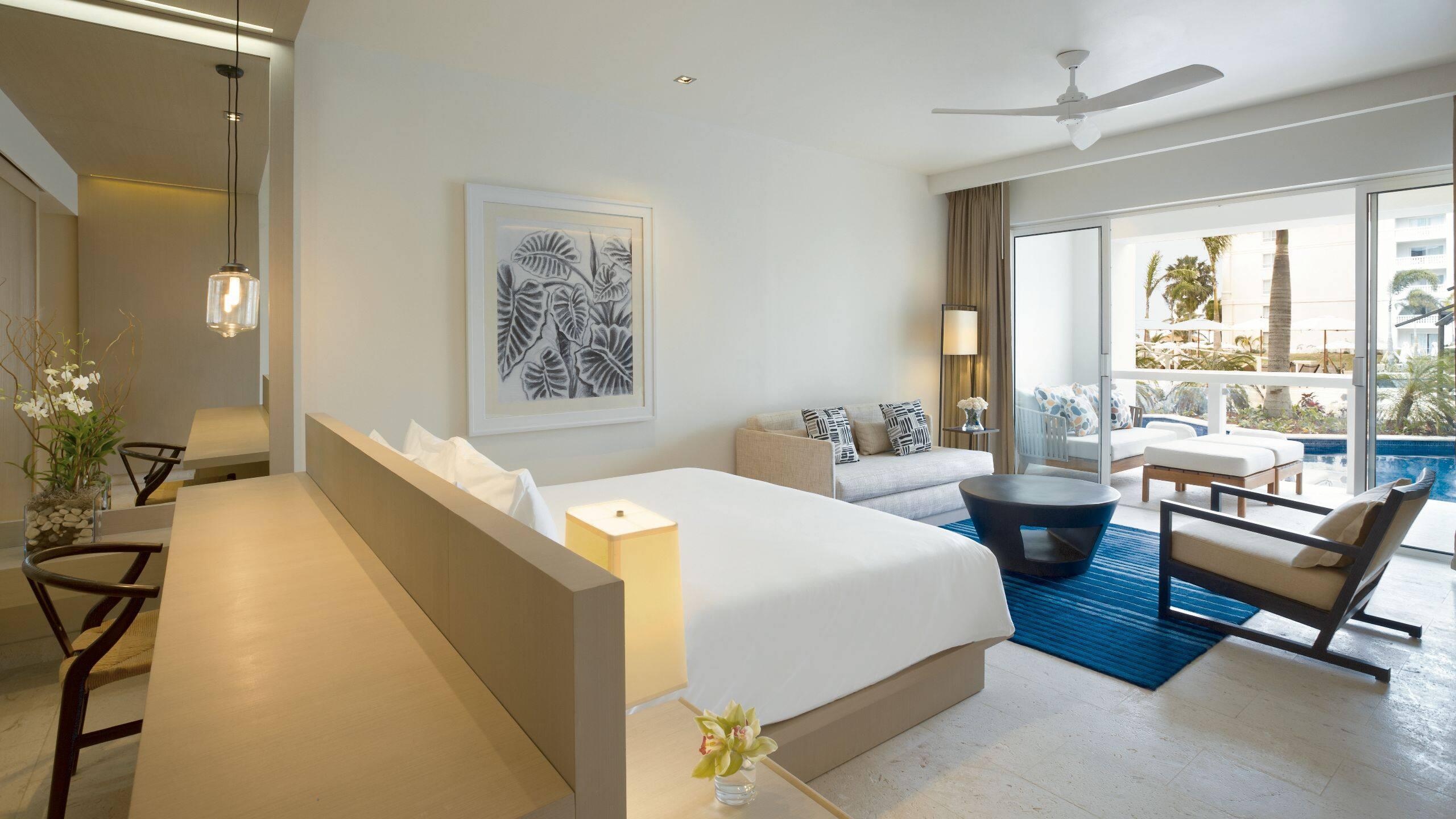 SWIM UP, JUNIOR SUITE, KING BED