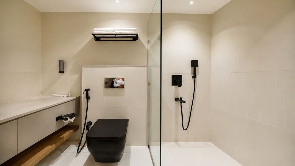 HOTEL POONAM HAVELI 23/50