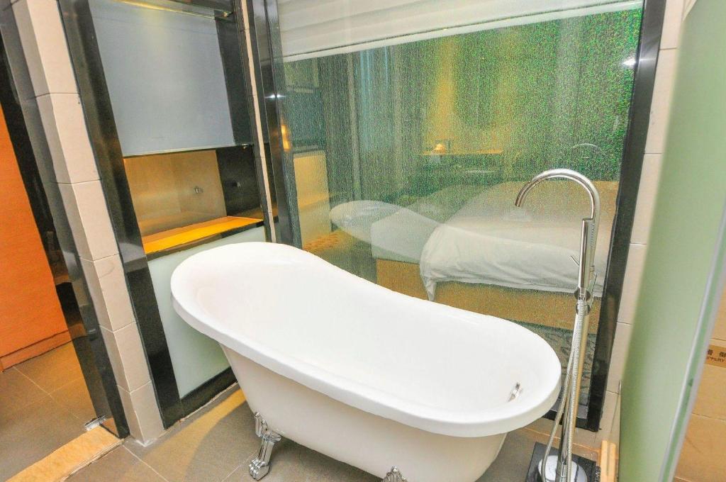 Lavande Hotel (Guangzhou Tianhe Bus Station Metro Station) 43/50