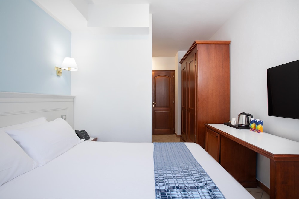 Standard, French Bed, Small