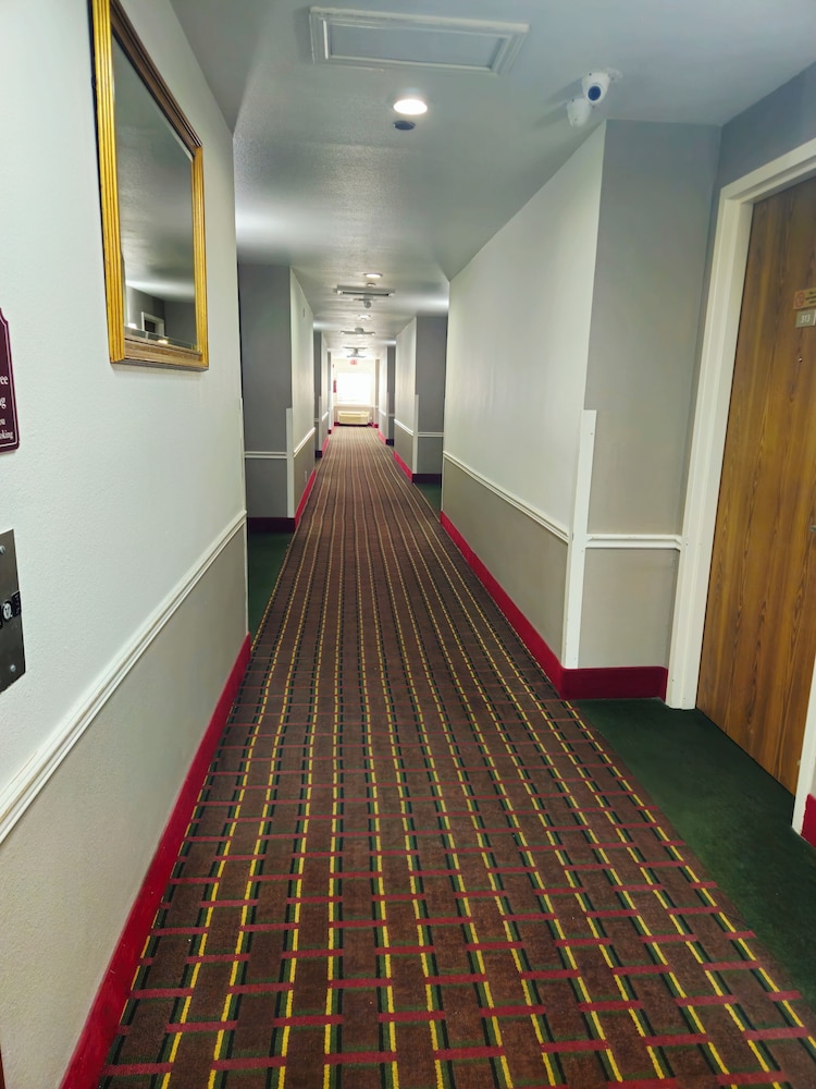Guest House Inn Medical District near Texas Tech Univ 31/44