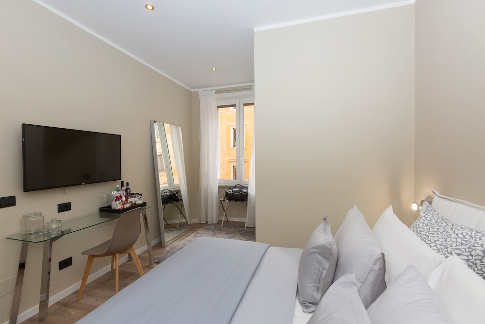 126 Gracchi Suites 8/47