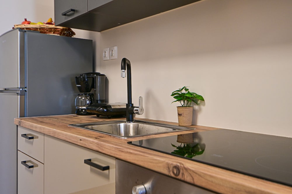 Thisean Modern Suites 50/50