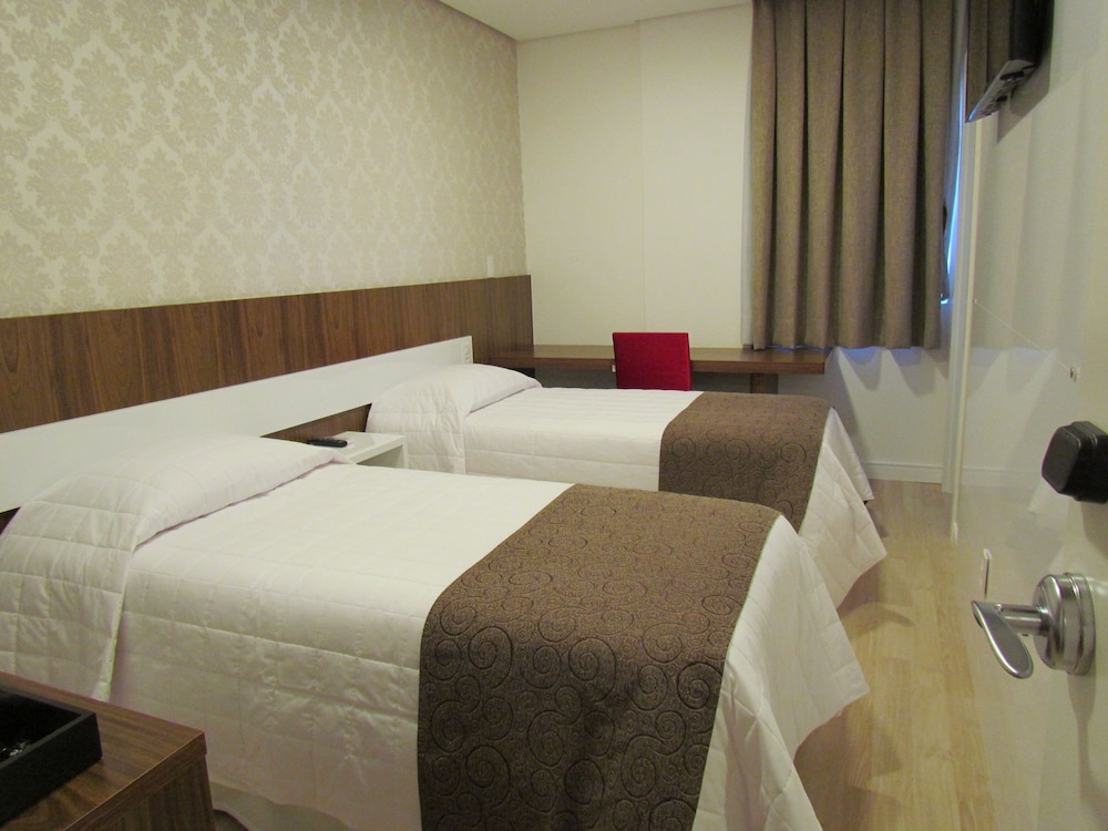 Holiday And Business Hotel 14/50
