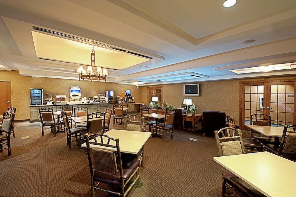 Holiday Inn Express Sierra Vista 60/76