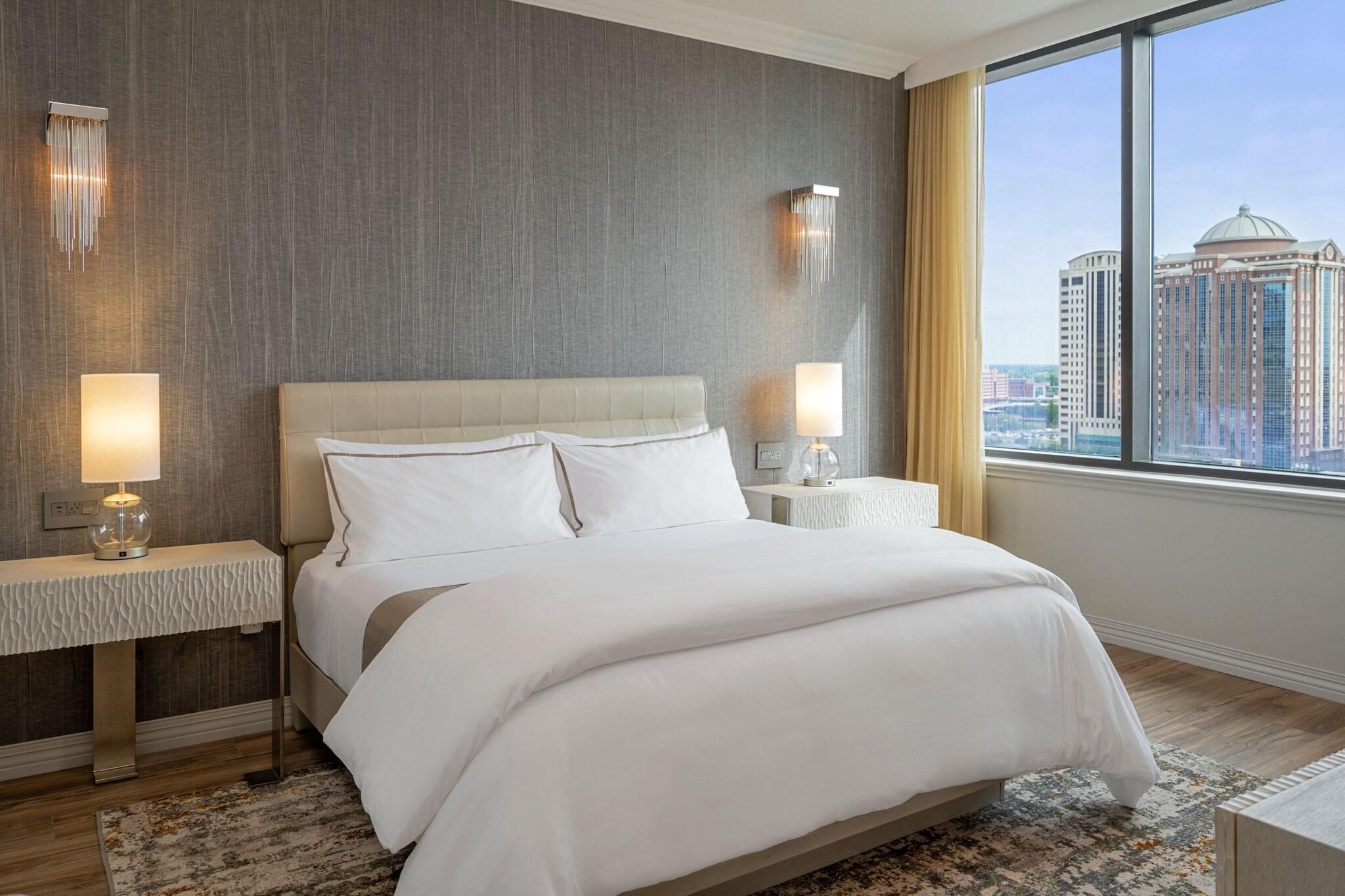 Suite, King Bed