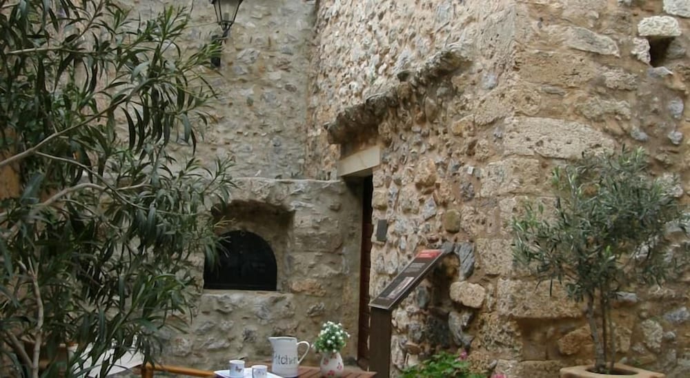 Dorovinis Monemvasia Castlehouses 35/45