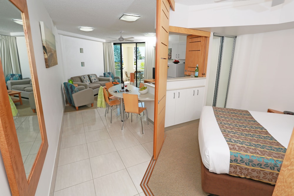 Beach Club Resort 54/71