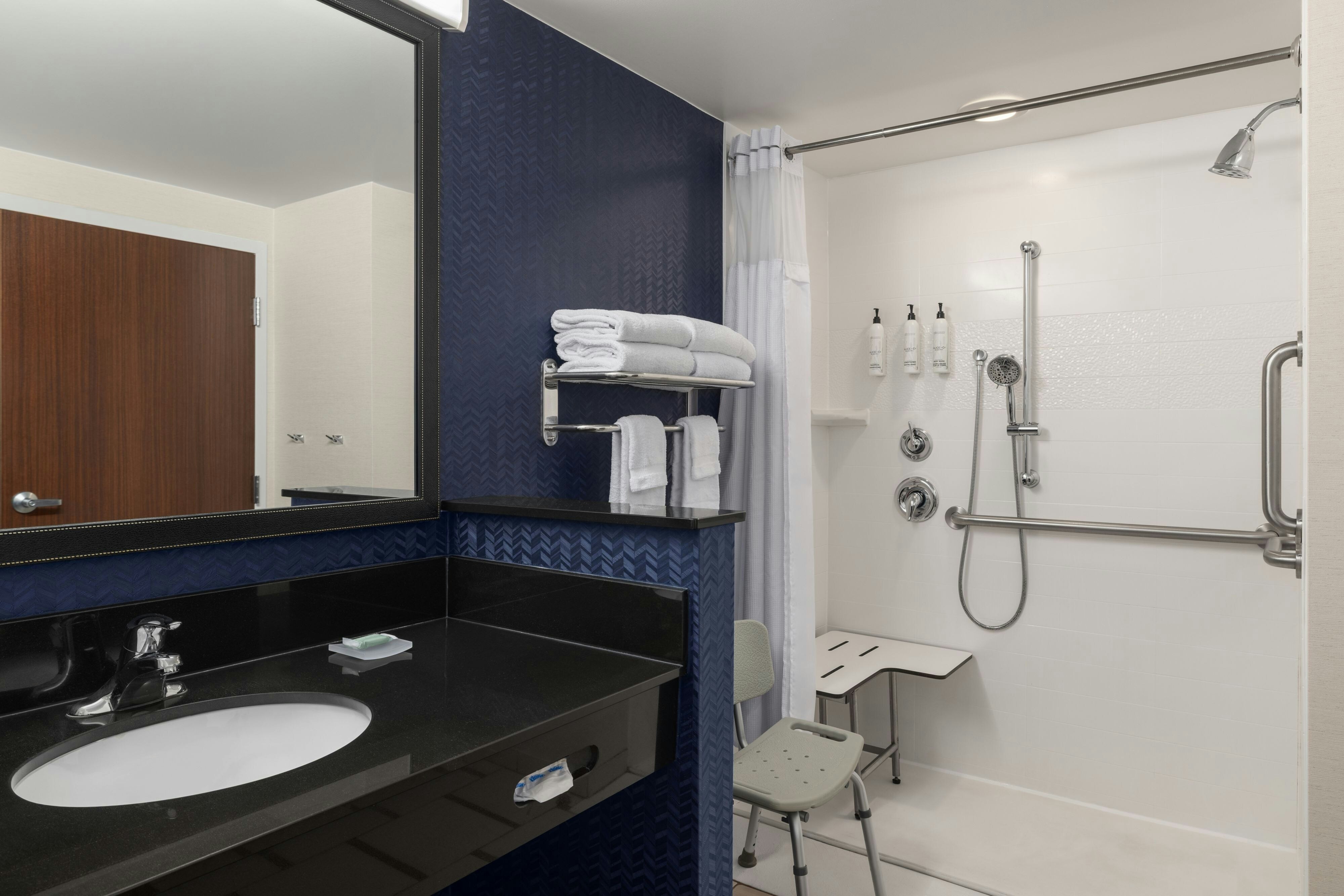Fairfield Inn Suites Atlanta Cumming Johns Creek 38/42