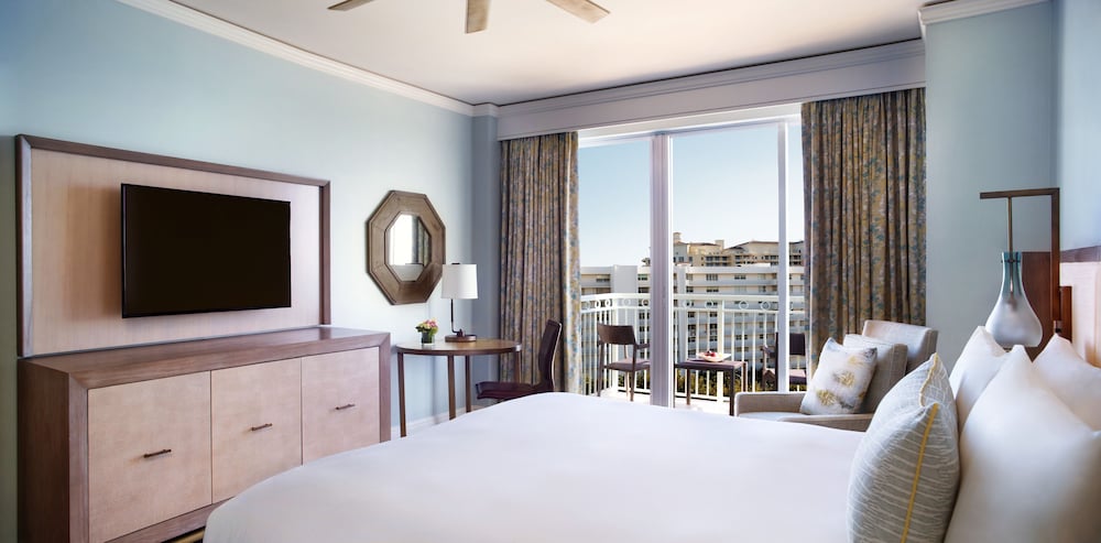 Room, King Bed, Bay View, Balcony، The Ritz Carlton Key Biscayne 5/9