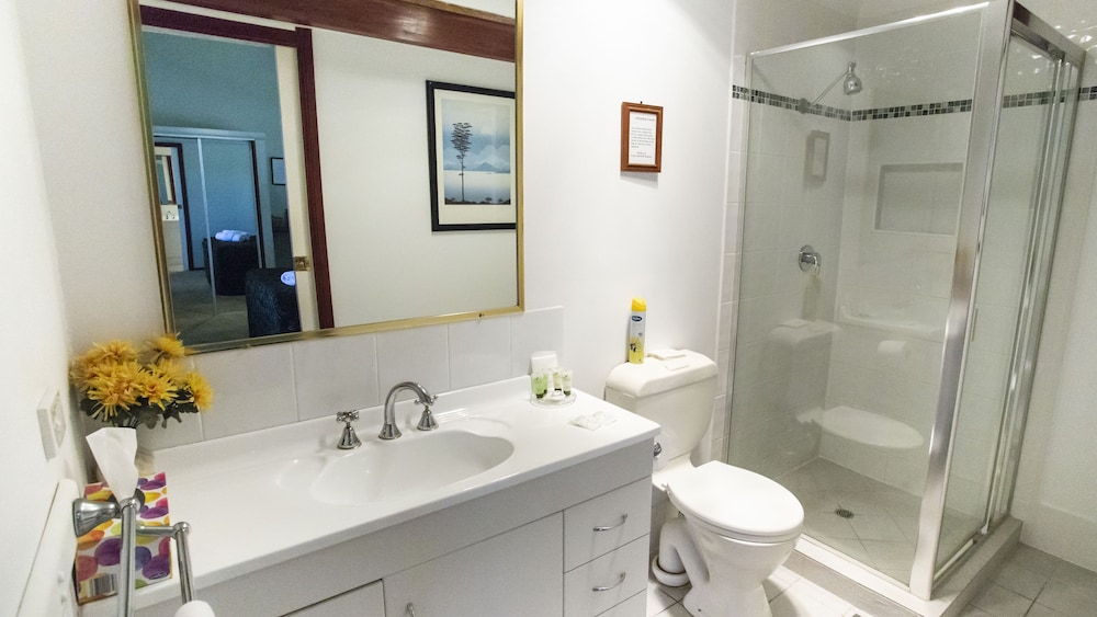 Ainslie Manor Bed and Breakfast 23/66