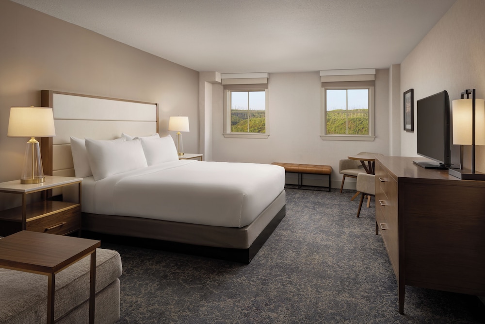 Pomeroy Hotel Fort McMurray 18/50