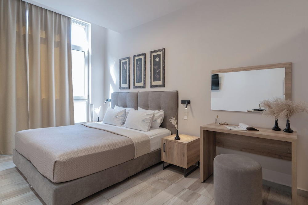 غرفة عائلية بسرير كينج وسريرين منفصلين، Piraeus City Hotel 4/10