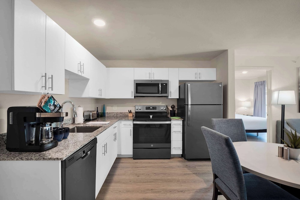WaterWalk Extended Stay by Wyndham Charlotte - Arrowood 48/63