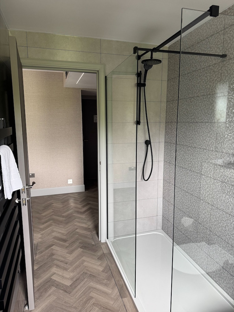 The Knowes Hotel 30/31