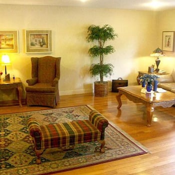 Baymont by Wyndham Mount Vernon Renfro Valley 27/40