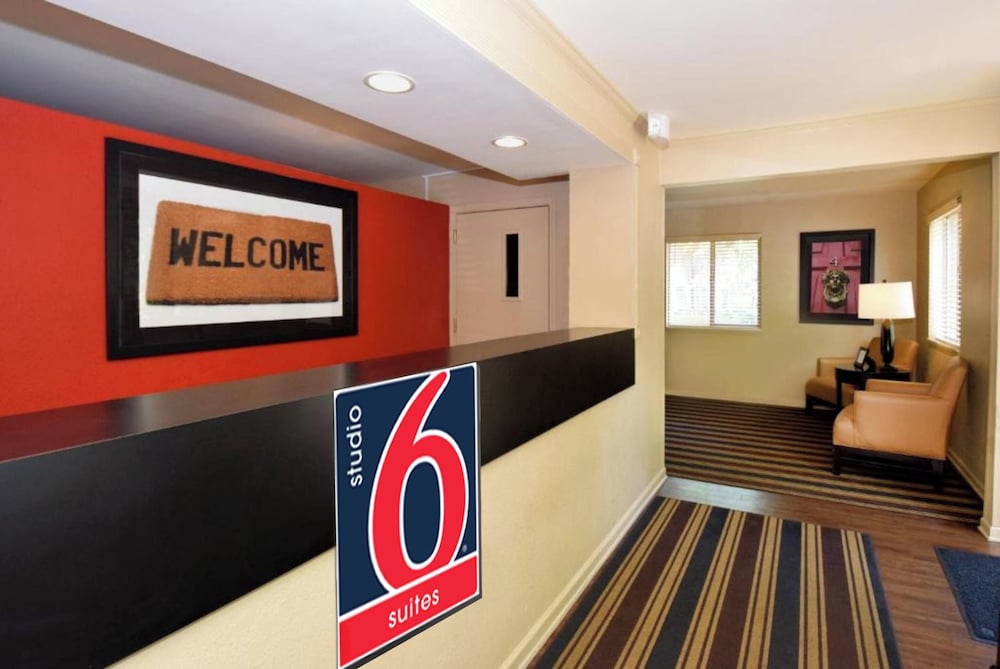 Lobby at Studio 6 Extended Stay Washington, D.C. Gaithersburg South MD, GAITHERSBURG - MD