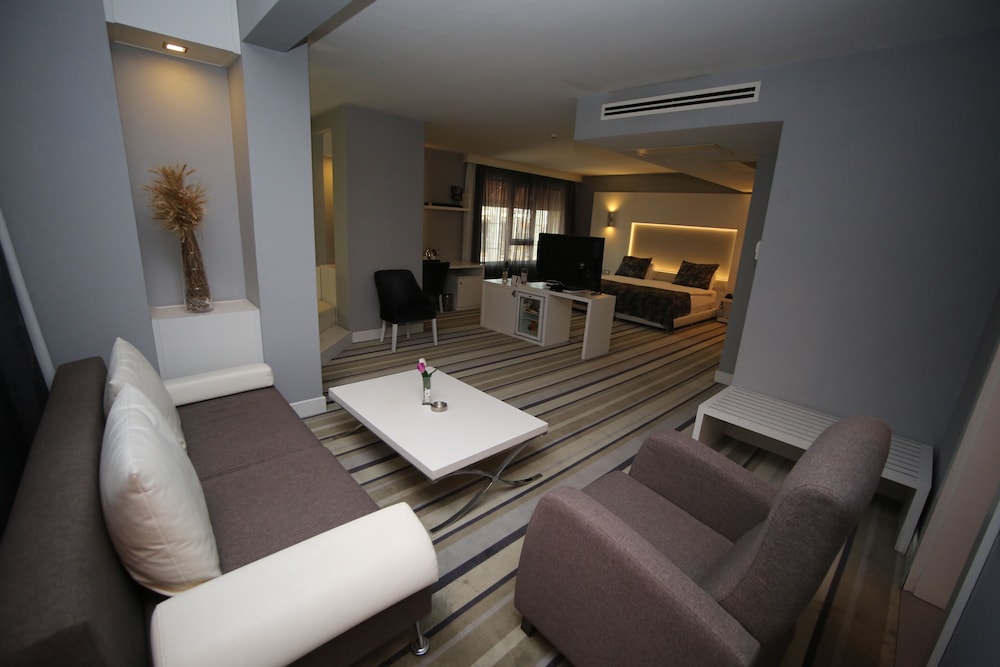 Grand Nora Hotel 26/49