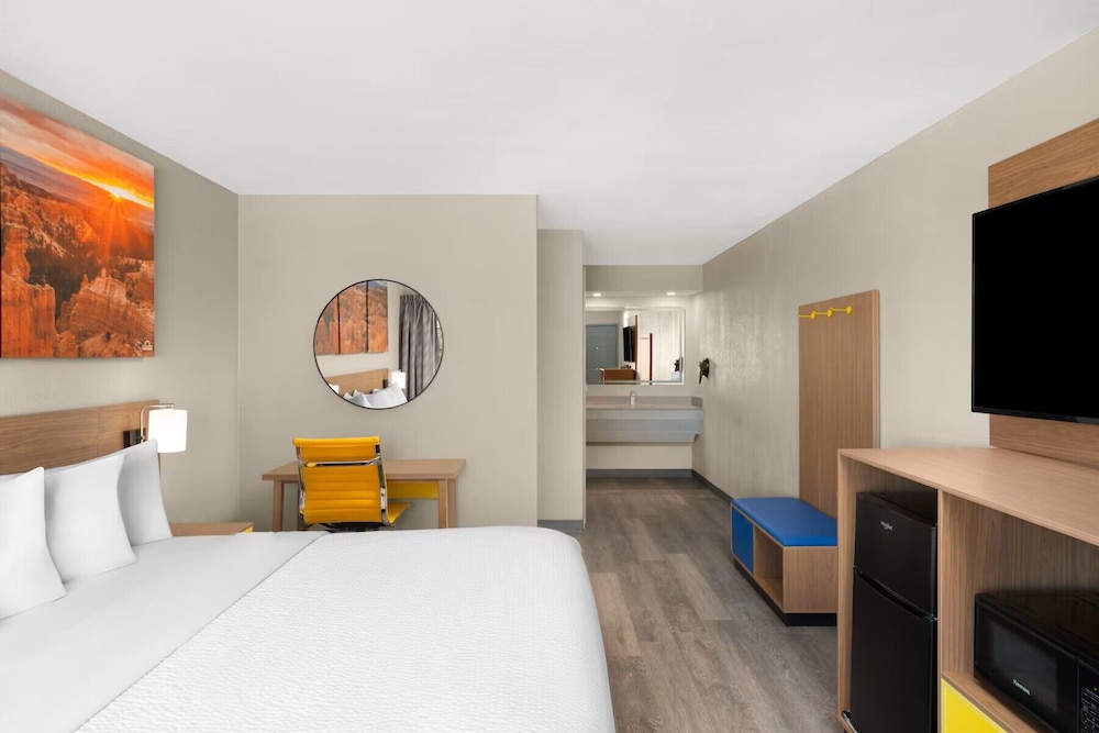 Days Inn by Wyndham Safford AZ 22/60