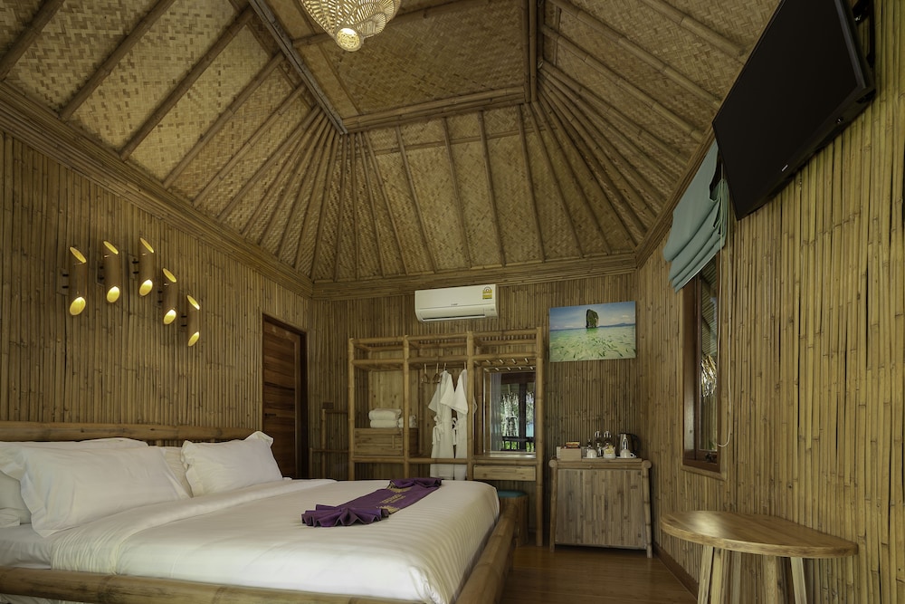PhiPhi CoCo Beach Resort 6/50