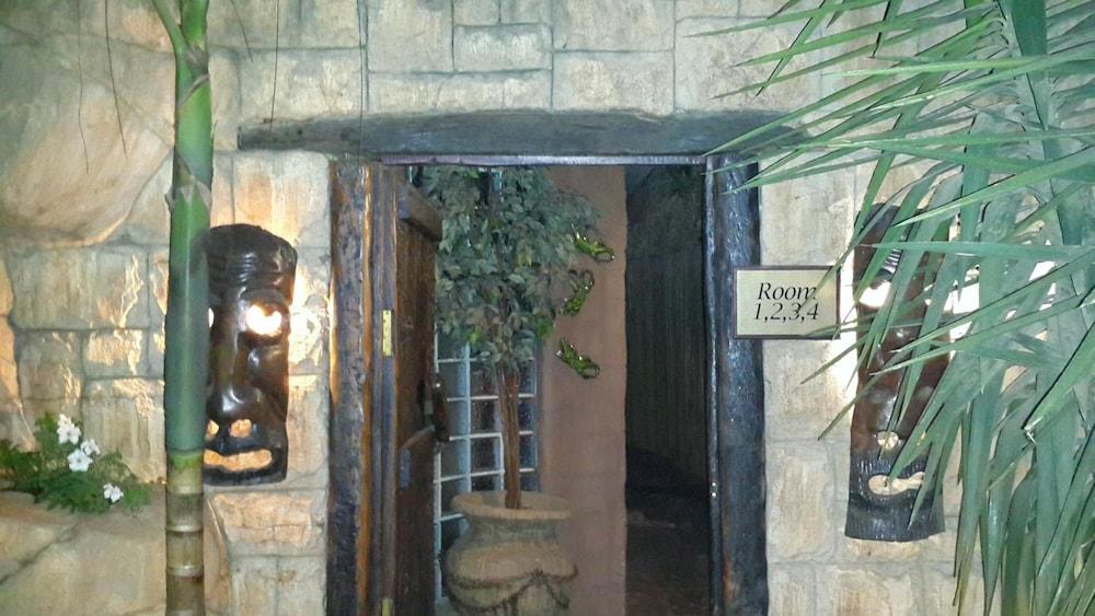 Eagle Rock Executive Guest House 32/35