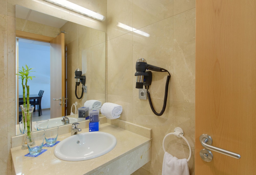 Madrid Airport Suites Affiliated By Melia 65/67
