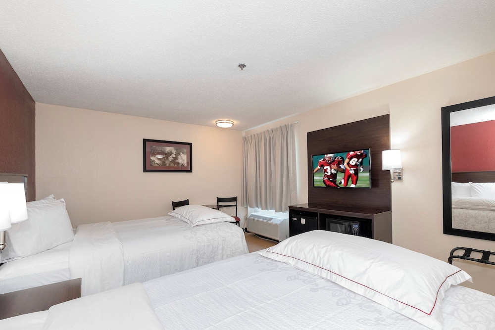 جناح بريميوم بسريرين مزدوجين مع أريكة، Red Roof PLUS Jacksonville - Southpoint 3/7