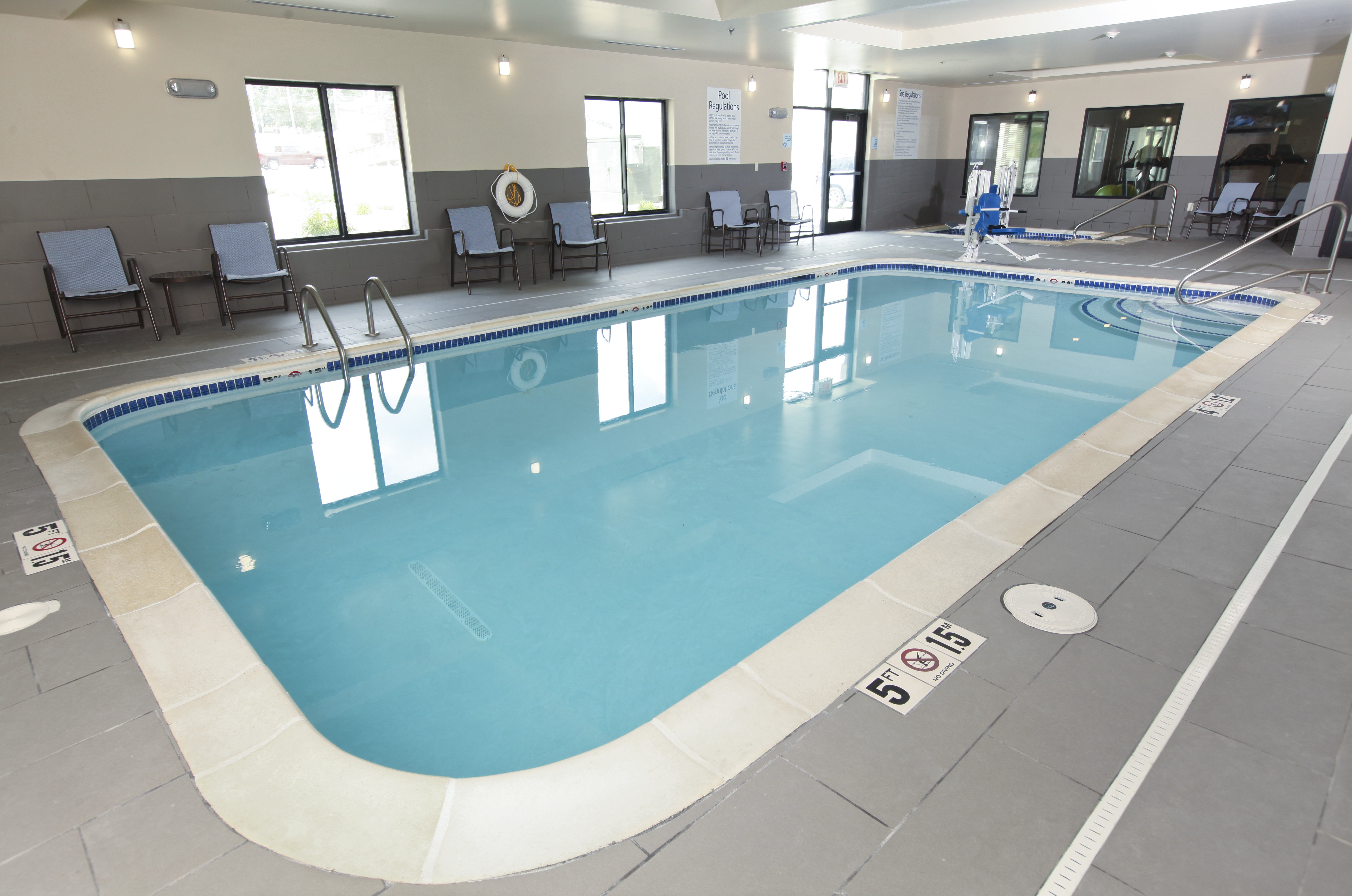 Holiday Inn Express Ralston Arena Area 14/19