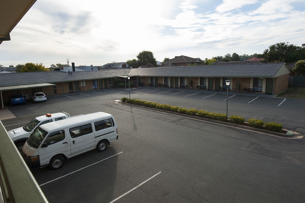 Garden City Motor Inn 46/53