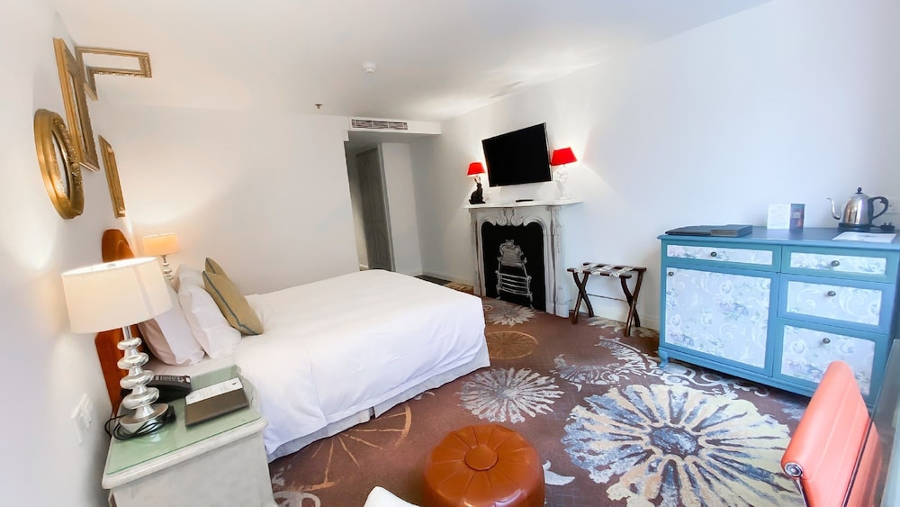 The Luxe Manor Hotel 10/41