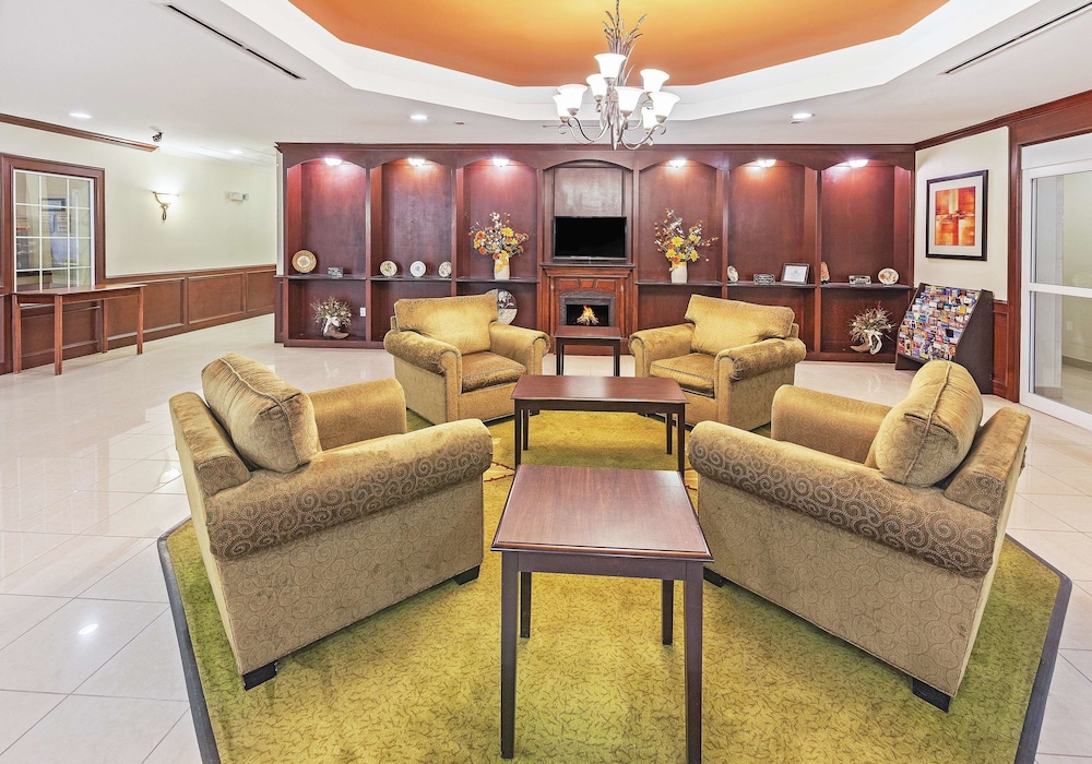 La Quinta Inn And Suites By Wyndham Columbus Tx 46/60