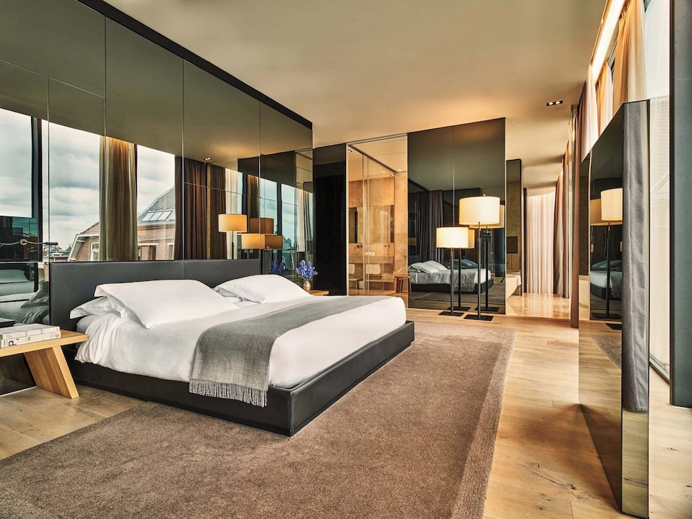 PENTHOUSE, SUITE