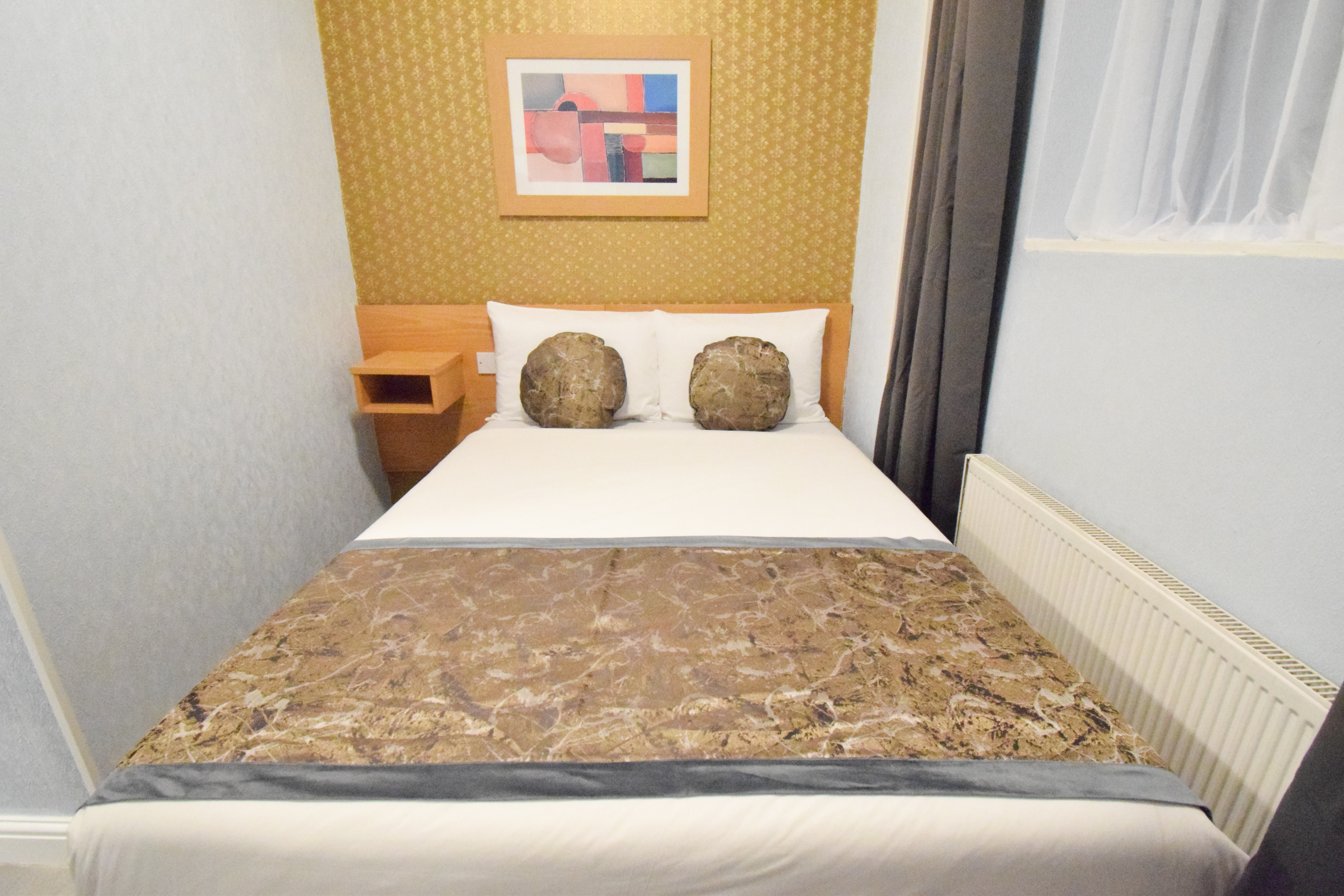 غرفة قياسية بسرير مزدوج، Pembridge Palace Hotel 3/5