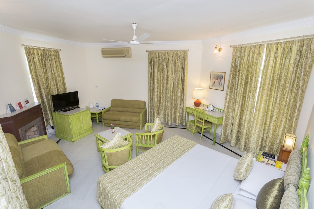 GARDEN HOTEL 24/48