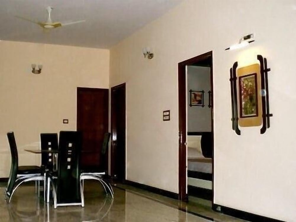 STAMFORD RESIDENCY 14/22